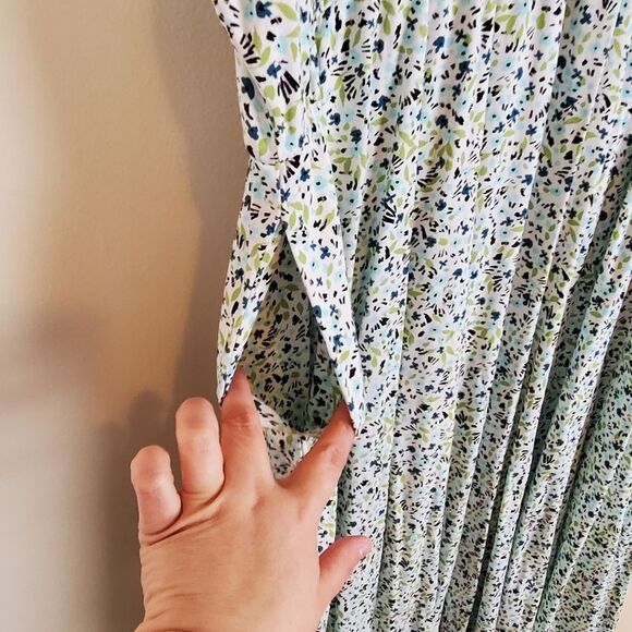 Torrid Ditst Floral Cloud Dancer Midi Challis Surplice Dress Size 22 - Picture 4 of 13